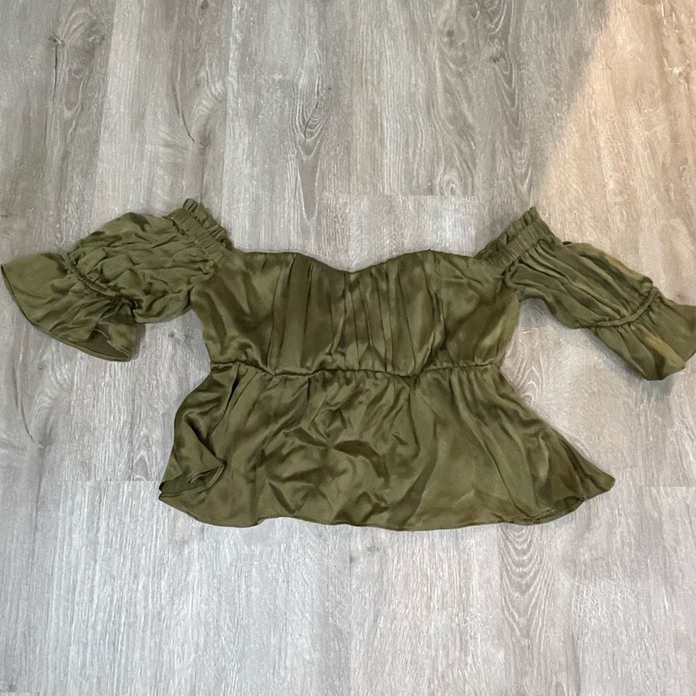 Stone Cold Fox Silk Monte Green Crop Top 1 - Picture 3 of 8